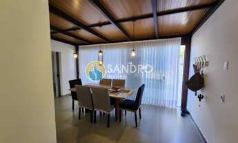 Imagem 2: Casa Mobiliada à Venda em Bombinhas-SC: 3 Quartos, 2 Banheiros, 3 Vagas, 180m²