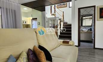 Imagem 6: Casa Mobiliada à Venda em Bombinhas-SC: 3 Quartos, 2 Banheiros, 3 Vagas, 180m²