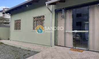 Imagem: Casa de 3 quartos à venda em Bombas a 180mts