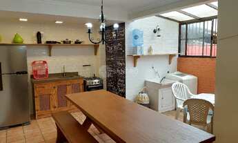 Imagem 3: Duplex na quadra do mar, junto ao calçadão da praia de Bombas! 3 dormitórios, cozinha comp