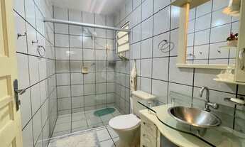 Imagem 5: Casa espaçosa com 5 dormitórios na Praia de Bombas