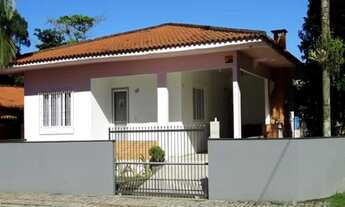 Imagem 2: Ampla casa na Praia de Bombas