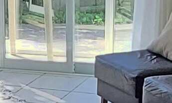 Imagem 4: Casa em frente ao mar com saída para o calçadão, praia de Bombas, Bombinhas-SC