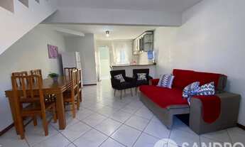 Imagem 3: Confortável Sobrado Duplex com 2 quartos, localizado apenas 40 metros da praia de Bombas