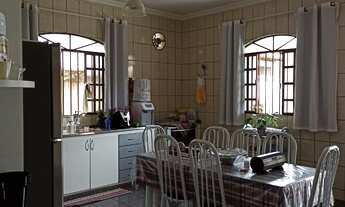 Imagem 2: Casa à venda no Parque das Aroeiras em Governador Valadares - MG