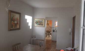 Imagem 2: Imperdível oportunidade de adquirir uma casa com 2 quartos e suíte no Cecap, Vera Cruz-SP!