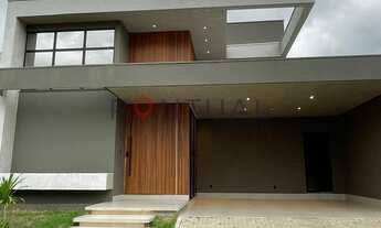 Imagem: Casa em Condomínio de Luxo com 3 Suítes