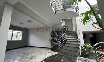 Imagem 4: Casa de Luxo no Condomínio Garden Park em Marília-SP: 5 Quartos, 5 Suítes, Piscina, Lago