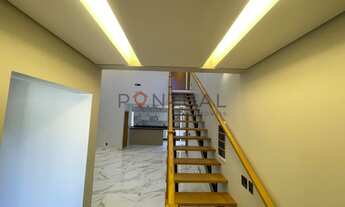 Imagem 4: Casa de Luxo para Locação no Village Damha em Marília-SP: 3 Suítes, Amplo Espaço, Área de