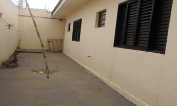 Imagem 4: Casa à Venda em Marília no Bairro Jardim Bandeirantes. Agende uma visita!