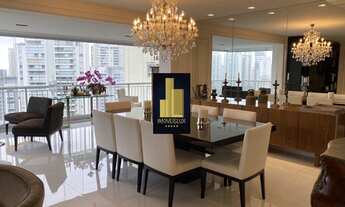 Imagem 3: Apartamento de luxo reformado, com varanda gourmet, 4 suítes e 4 vagas de garagem no coraç