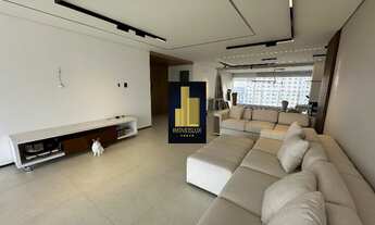 Imagem 3: Apartamento de Luxo à Venda em Localização Privilegiada: 3 Quartos, 3 Suítes, 3 Salas, 5 B