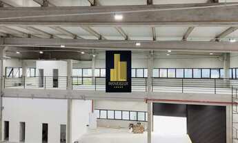 Imagem 4: Galpão Comercial de Alto Padrão para Locação em Cotia-SP - Sítio Boa Vista: 2 Salas, 5 Ban