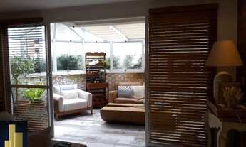 Imagem 7: Linda casa a venda, toda reformada, repleta de armários com piscina, em condomínio fechado