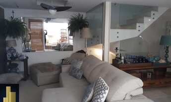 Imagem 2: Linda casa a venda, toda reformada, repleta de armários com piscina, em condomínio fechado