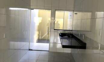 Imagem 3: Casa sobreposta 3/4 sendo uma suíte localizada no Bairro Flor do Cerrado - Anápolis GO