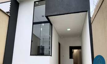 Imagem: Casa 3/4 sendo uma suíte localizada no