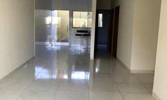 Imagem: Casa sobreposta 3/4 sendo uma suíte localizada