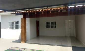 Imagem: JARDIM ARROYO. CASA COM PINTURA NOVA, 2