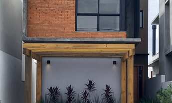 Imagem 2: Sobrado 3 suítes, fino acabamento, em bairro planejado e residencial, Garopaba/SC