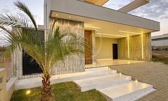 Imagem: Imperdível Casa em Condomínio à Venda