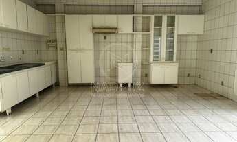 Imagem 3: Casa espaçosa à venda em São José do Rio Preto-SP, no Parque Estoril, com 4 quartos, 2 sal