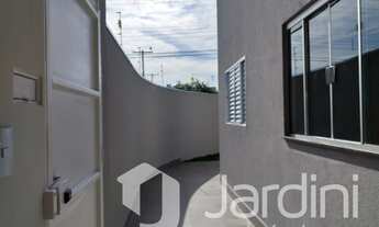 Imagem 2: Ótima casa a venda com garagem coberta no Jardim Palestina