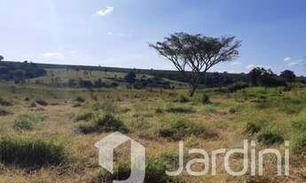 Imagem 6: Rancho a venda na Estrada da Mata em Ibiraci mg