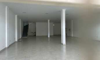 Imagem 3: Lojão linear para locação anual no Centro de Guarapari com 220 m², 2 banheiros