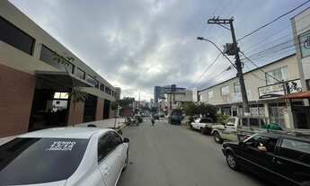 Imagem 2: Lojão linear para locação anual no Centro de Guarapari com 220 m², 2 banheiros