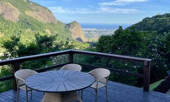 Imagem 3: Casa exuberante à venda em Buenos Aires, nas montanhas de Guarapari, com vista para o mar