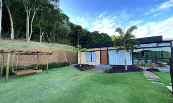 Imagem 5: Casa exuberante à venda em Buenos Aires, nas montanhas de Guarapari, com vista para o mar