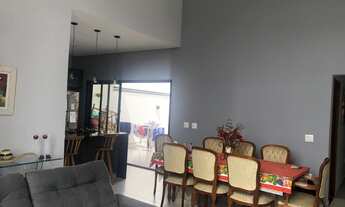 Imagem 2: 3 dormitórios, 1 suítes, 2 banheiro, 2 vagas na garagem, 110M² de Área Construída