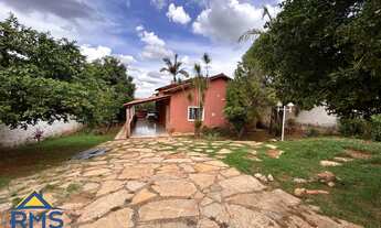 Imagem 2: 4 dormitórios, 1 suítes, 2 banheiro, 3 vagas na garagem, 660M² de Área Construída