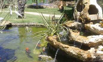 Imagem 3: Chácara de Luxo à Venda em Monte Carlo, Guapiaçu-SP: 3 Quartos, 2 Suítes, Piscina e Segura