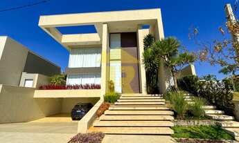 Imagem: Casa de luxo em condomínio Espaço e conforto