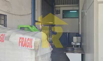 Imagem 7: Galpão Comercial à Venda na Vila Novaes em São José do Rio Preto-SP: 6 Salas, 2 Banheiros