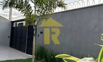 Imagem 2: Casa à Venda em Mirassol-SP: 3 Quartos, 1 Suíte, 2 Banheiros, 2 Vagas de Garagem no Miravi