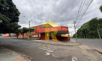 Imagem 3: Salão Comercial à Venda em São José do Rio Preto-SP Jardim Mugnani 1 Sala, 4 Banheiros