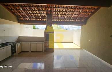 Imagem: Imperdível Casa em Condomínio à Venda