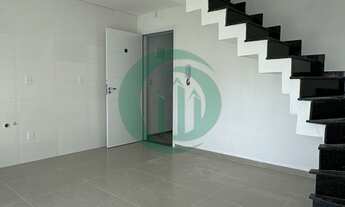 Imagem 2: Linda cobertura, 2 dormitórios, 1 suítes, 1 banheiros, 2 vagas na garagem, 56M² de Área Co