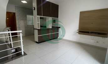 Imagem: Sobrado à venda na Vila Humaitá, em Santo