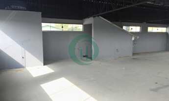 Imagem 2: Ótimo salão sobre loja comercial no Jardim Rina, em Santo André!