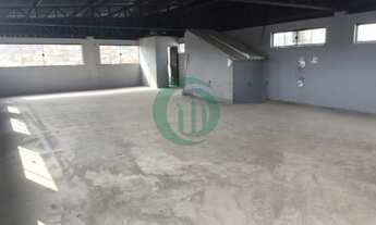 Imagem 4: Ótimo salão sobre loja comercial no Jardim Rina, em Santo André!