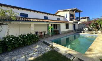 Imagem: Casa com piscina e 03 quartos, no Centro