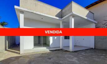 Imagem: Casa com 02 quartos e quintal, no bairro