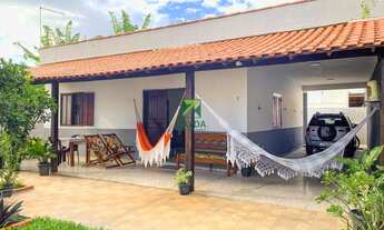 Imagem: Casa linear à venda em Rio das Ostras