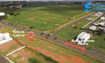 Imagem: Excelente terreno, com área de 1200 m²