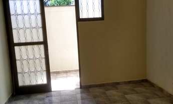 Imagem 2: Oportunidade. Apartamento térreo com quintal privativa para venda no Pq dos Bandeirantes