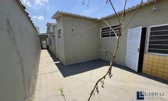 Imagem 3: Ótima casa para locação no Jardim Interlagos, 2 dormitorios com suíte, amplo quintal, 2 va